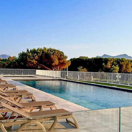 Pierre & Arinella Apartman *